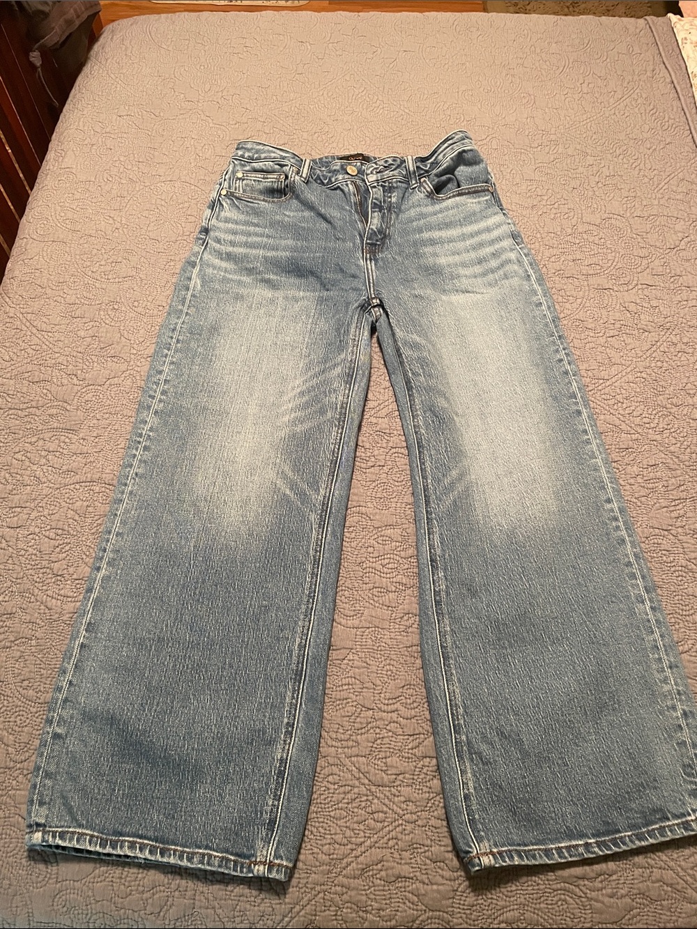 Quince Bella relaxed straight leg Jean. Size 29 short.